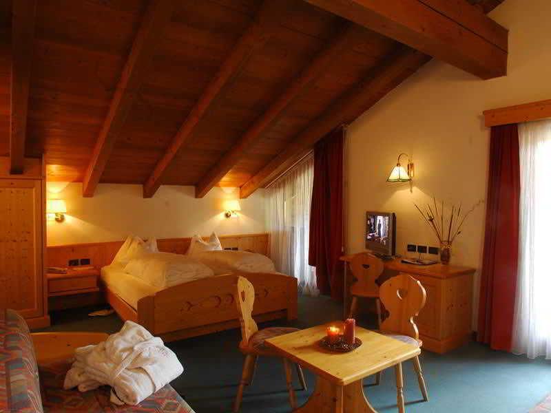 Hotel Shandranj Tesero Exteriör bild