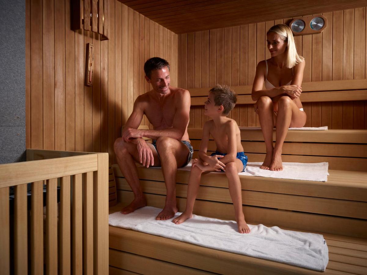 Hotel Shandranj Tesero Exteriör bild