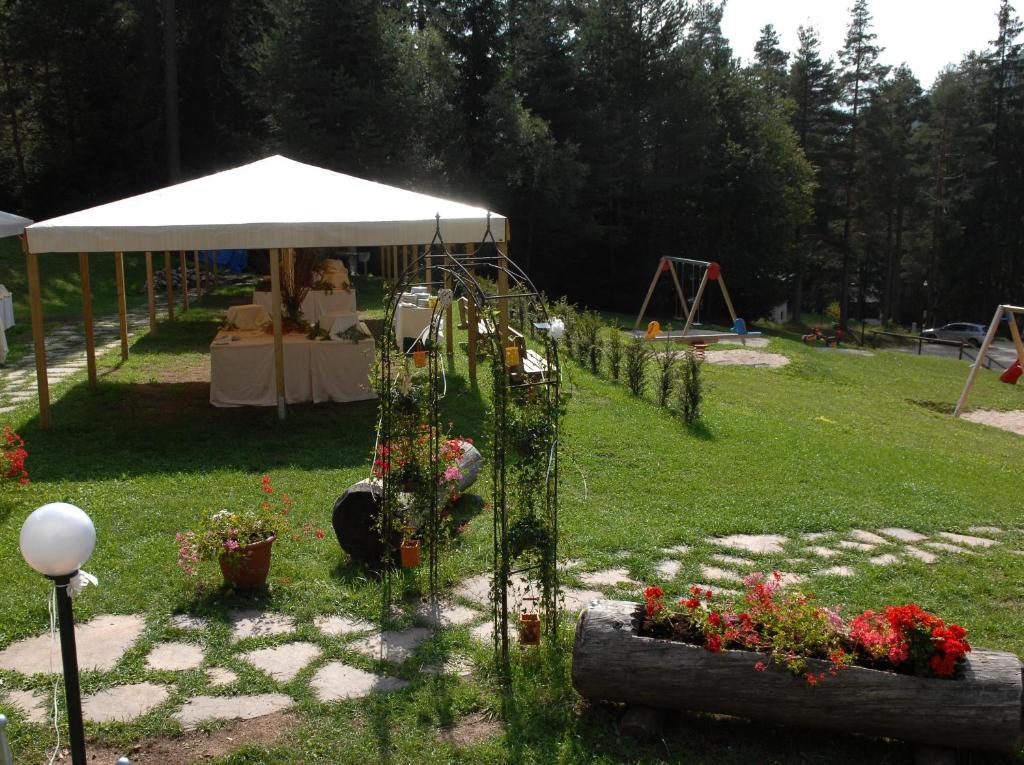 Hotel Shandranj Tesero Rum bild