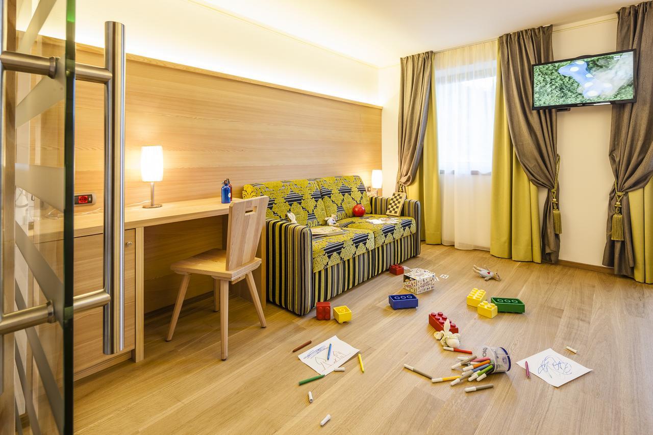 Hotel Shandranj Tesero Exteriör bild