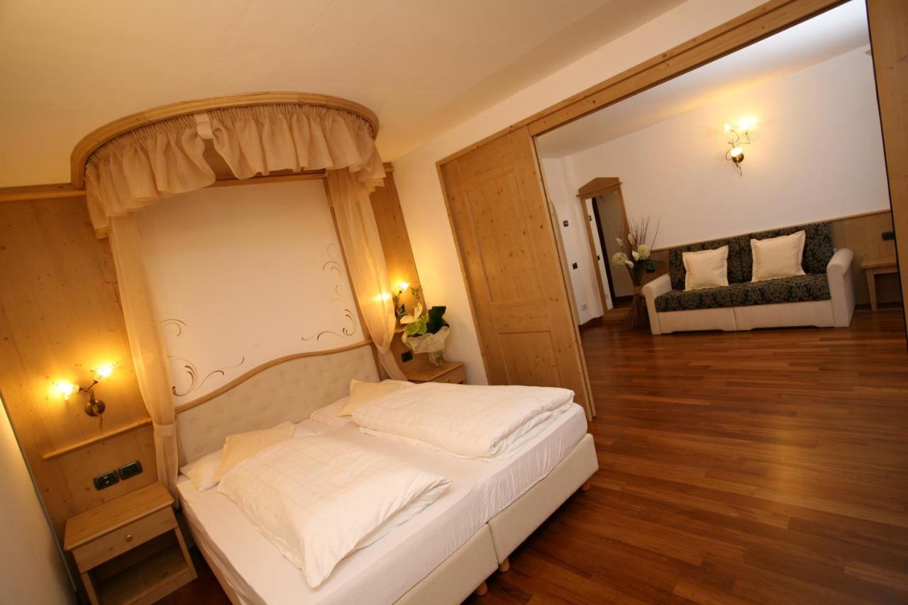 Hotel Shandranj Tesero Rum bild